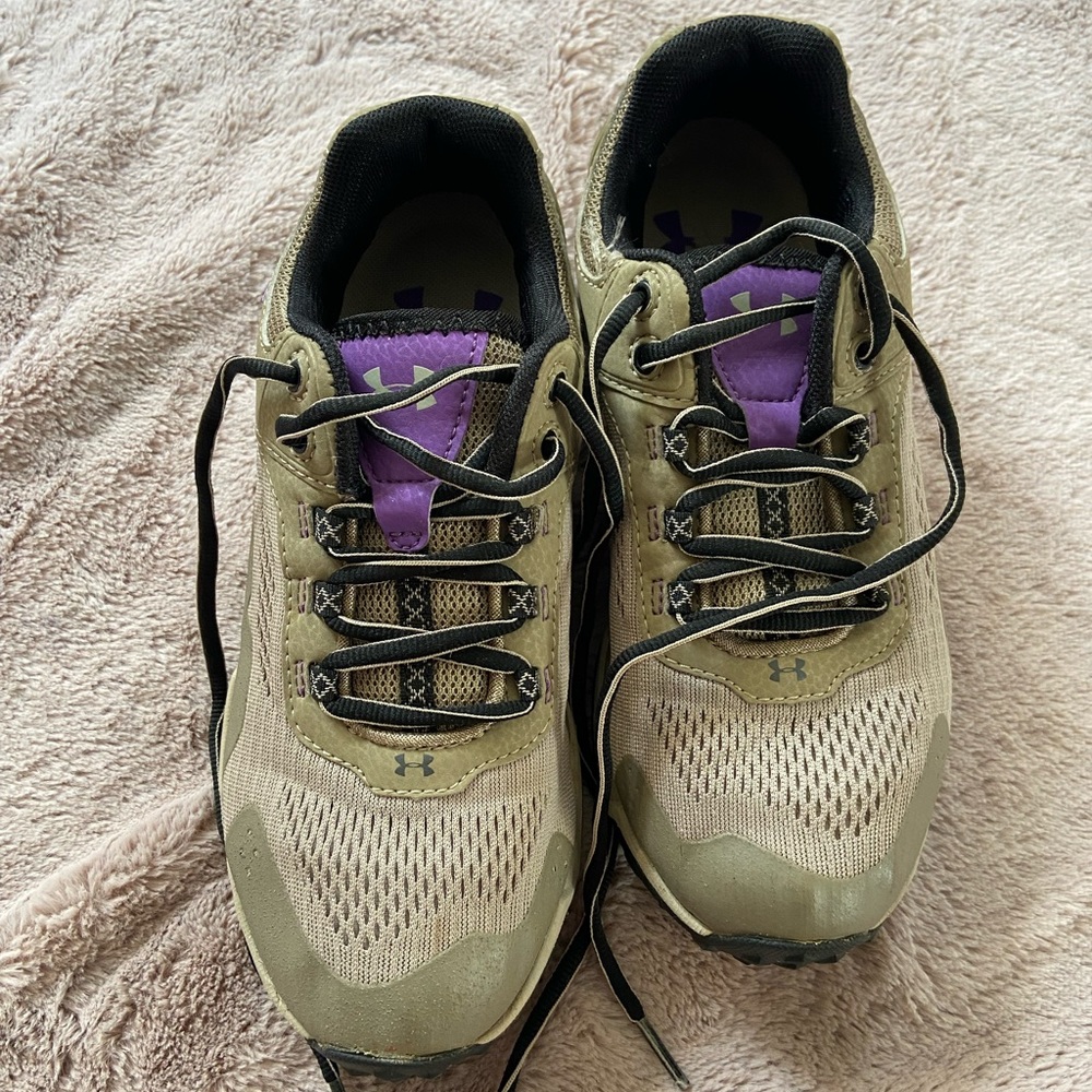 Underarmor sneakers